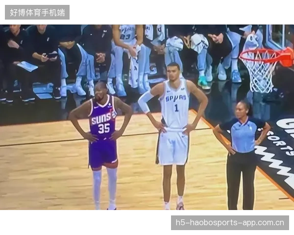 尼克斯队的坚持：从“第二土豪线”到“唐斯的未来”——为什么洛杉矶球迷们在赛季开始前仍然在等待